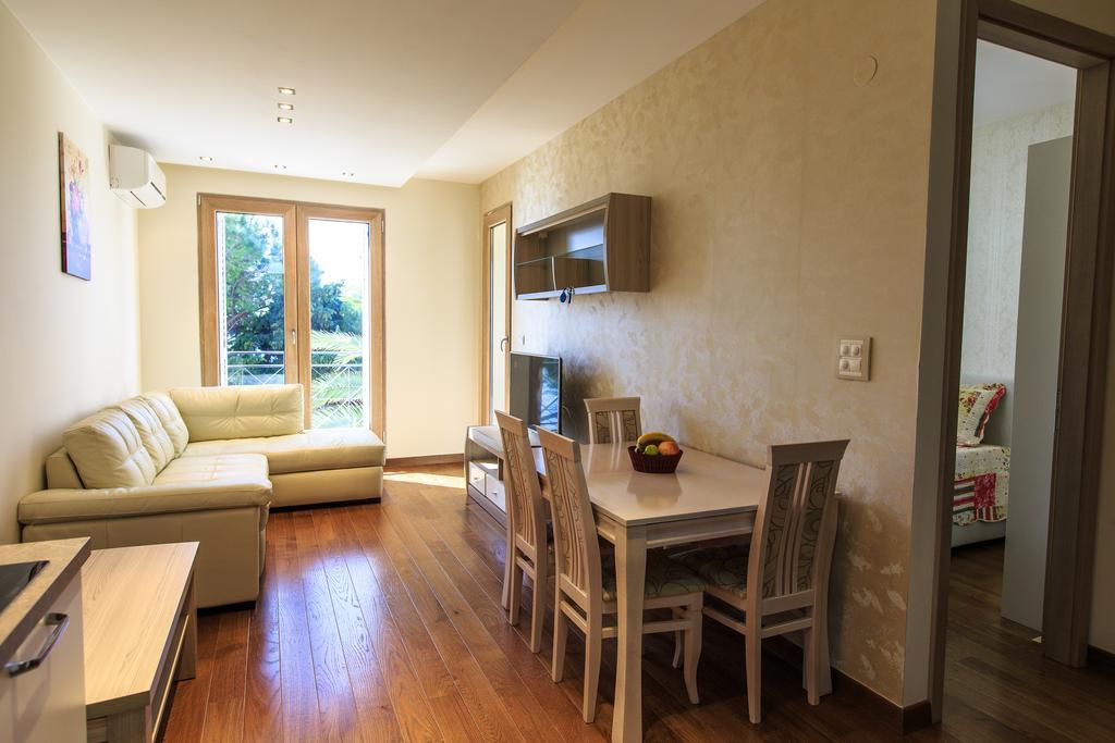 De Lux Apartments Петровац Экстерьер фото