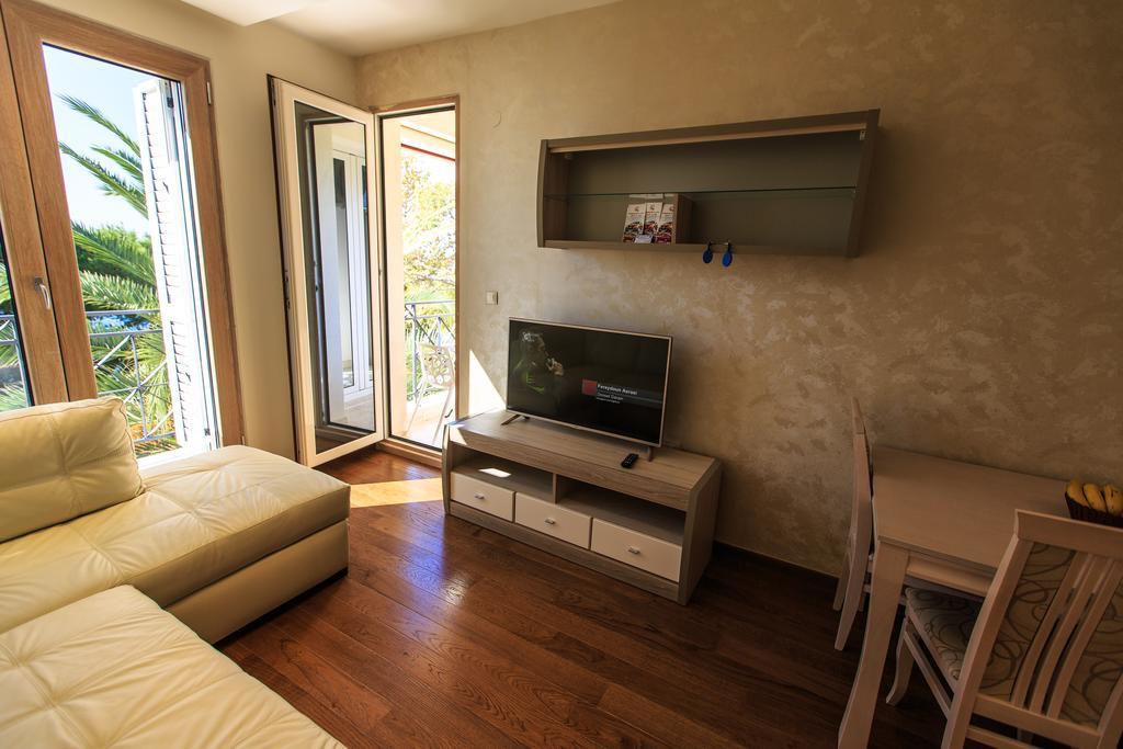 De Lux Apartments Петровац Экстерьер фото